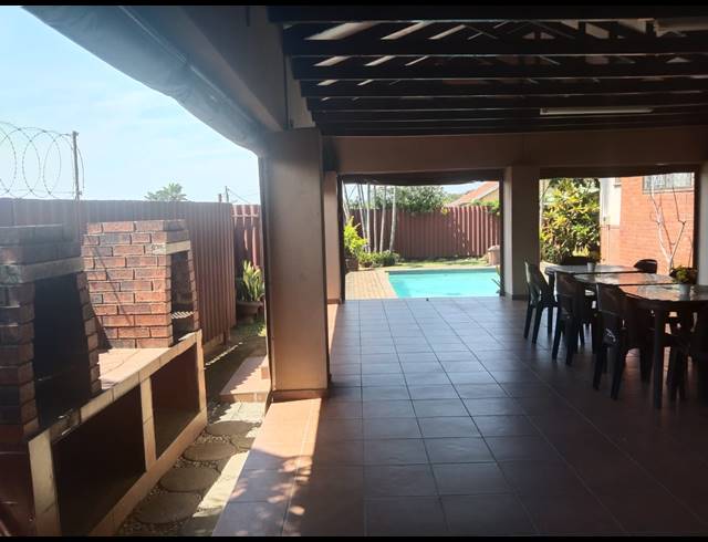 5 BEDROOM HOUSE FOR SALE IN BLUFF